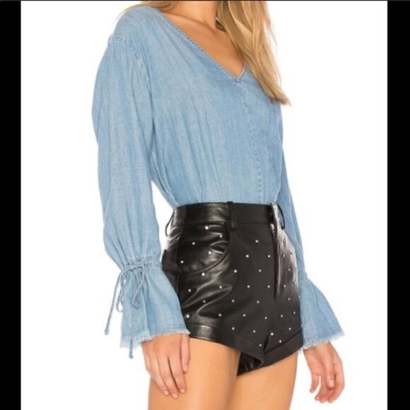 RailsāZimiāChambrayĀ VintageāTieāSleeveāFrayedāTop! - Picture 2 of 9